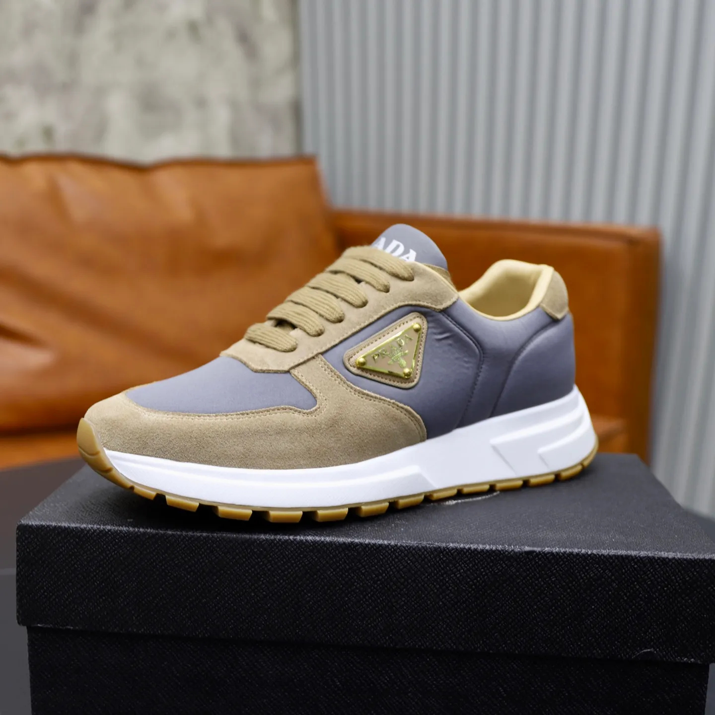 Men's shoes 💰462💰🙅‍♂️🙅‍♂️🙅‍♂️ Brand: PRADA Standard code: 38–44 (45 can be customized) Grade: Same as the official website Material: Original cowhide fabric Comfortable sheepskin lining Lightweight and wear-resistant outsole Style category: Men's fashionable casual shoes and boots Running sneakers Distinguished luxury brand elements Top luxury Color: actual picture color